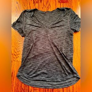 Lululemon tee